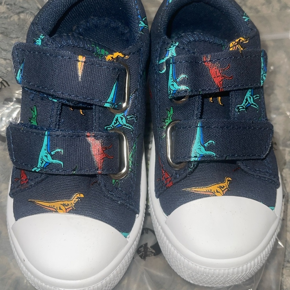 Dark blue dinosaur Kids shoes size 6